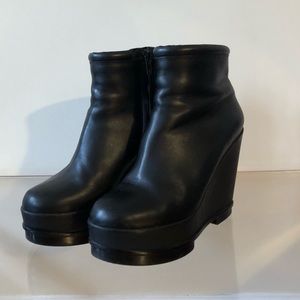 Robert Clergerie wedge boots! Size 37 1/2